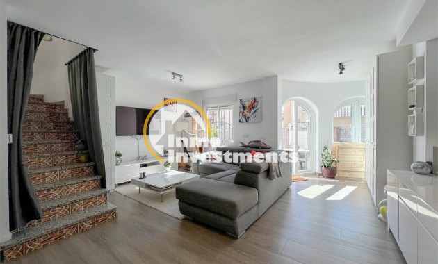 Bestaande bouw - Villa - Orihuela Costa - Villamartín