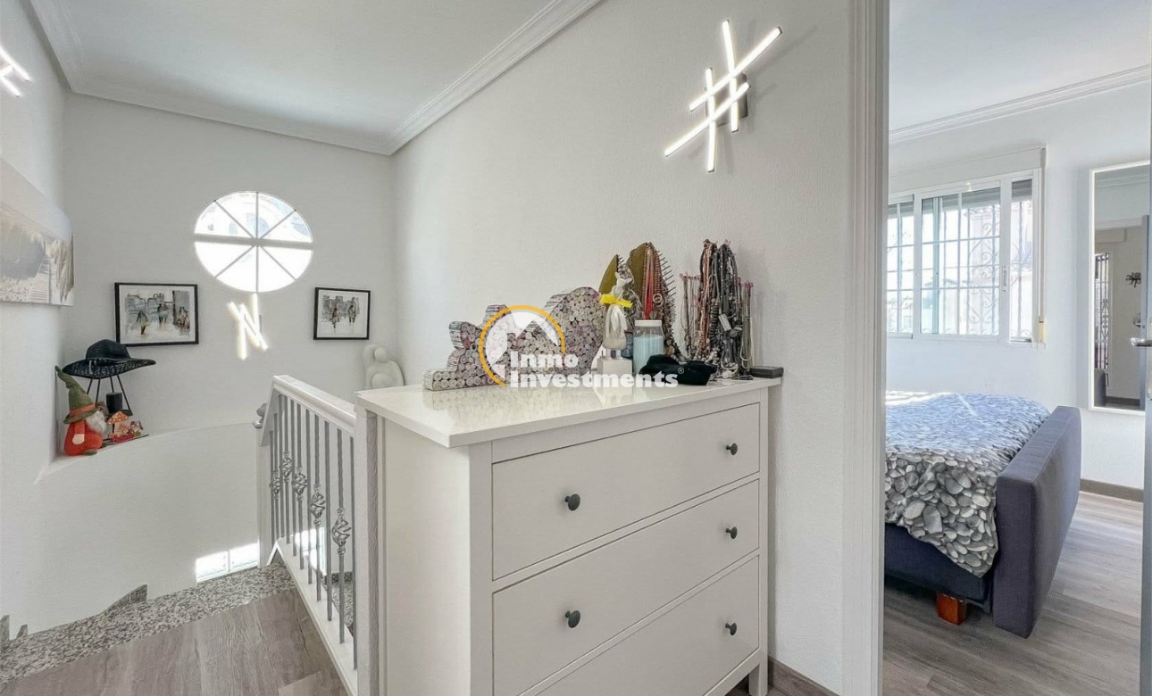 Bestaande bouw - Villa - Orihuela Costa - Villamartín
