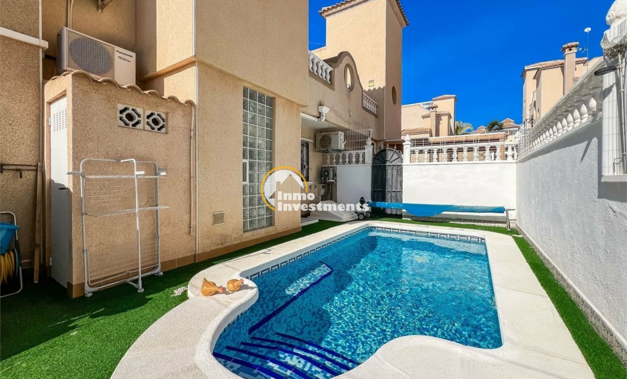 Bestaande bouw - Villa - Orihuela Costa - Villamartín