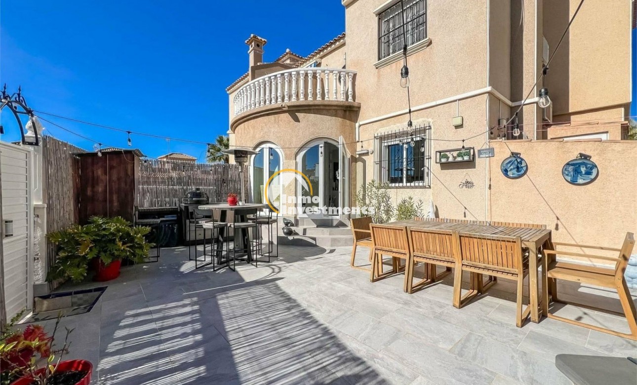 Bestaande bouw - Villa - Orihuela Costa - Villamartín