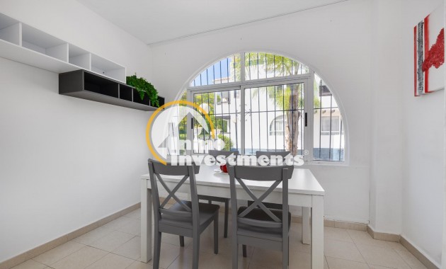 Till salu - Bungalow - Torrevieja - Playa de los Naufragos