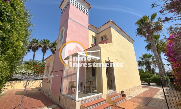 Resale - Villa - Cabo Roig - La Regia