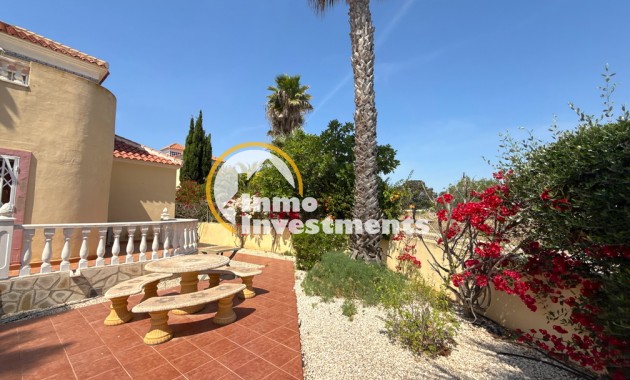 Resale - Villa - Cabo Roig - La Regia