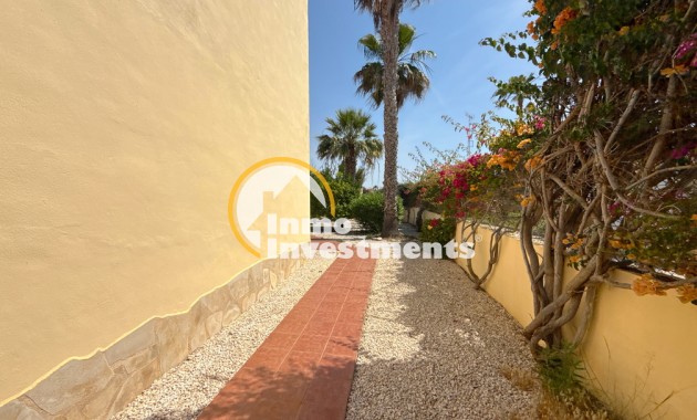 Resale - Villa - Cabo Roig - La Regia