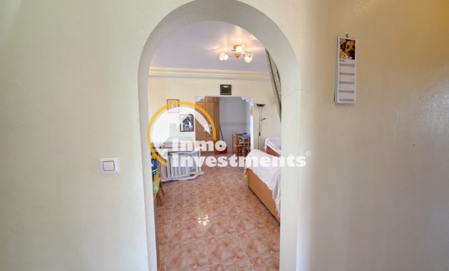 Resale - Villa - Cabo Roig - La Regia