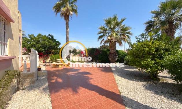 Resale - Villa - Cabo Roig - La Regia
