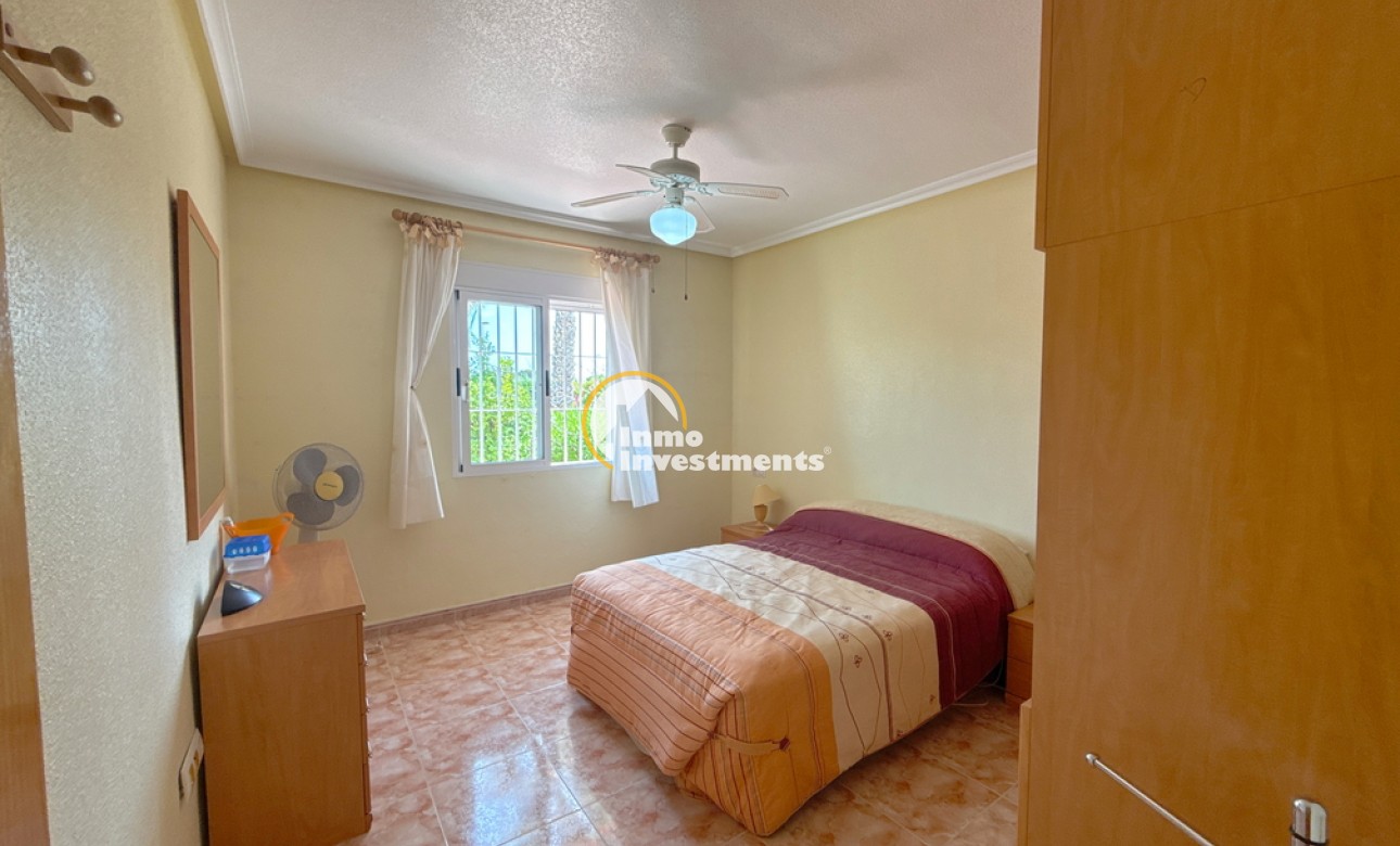 Resale - Villa - Cabo Roig - La Regia