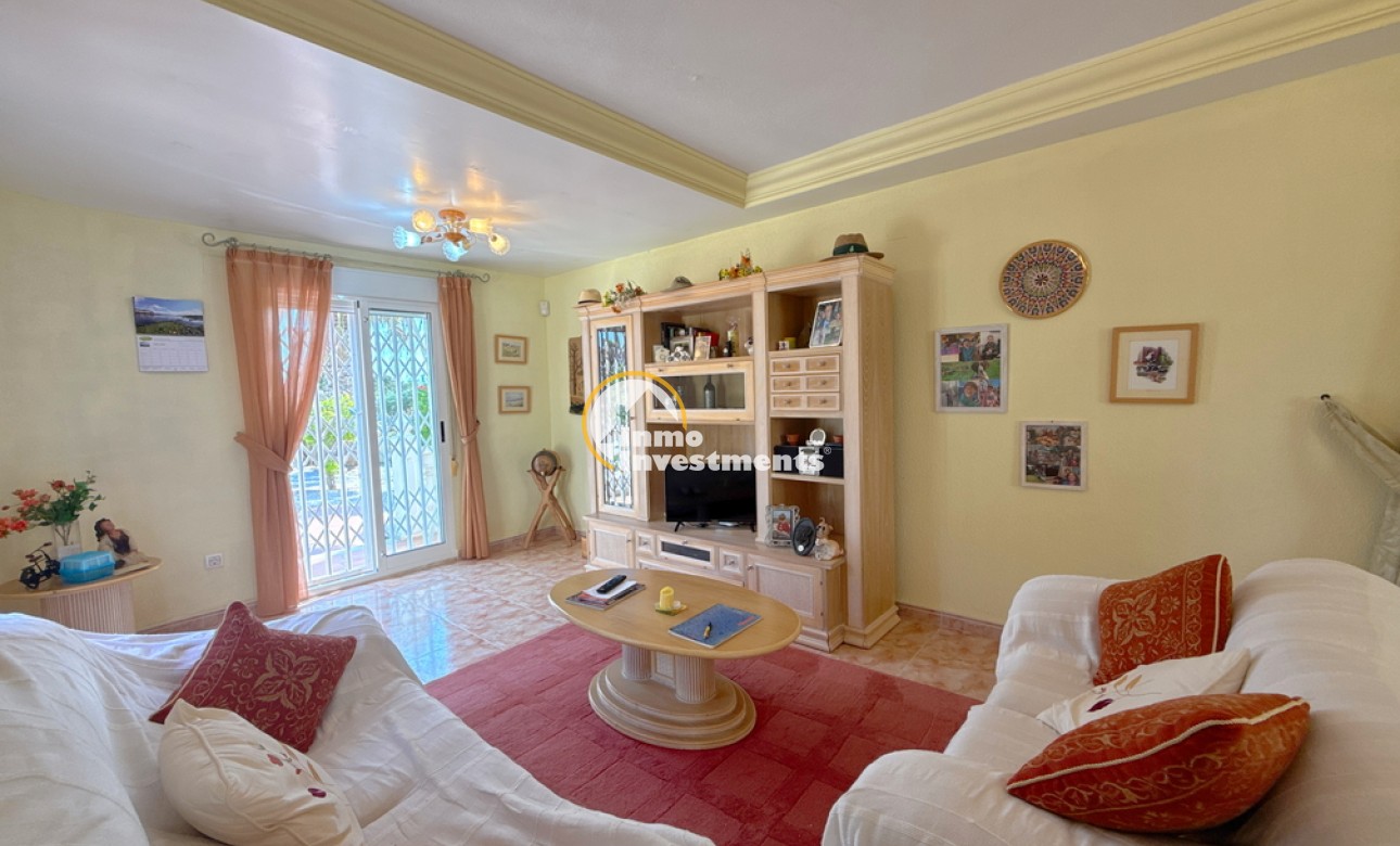 Resale - Villa - Cabo Roig - La Regia