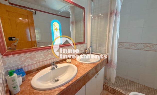 Resale - Villa - Cabo Roig - La Regia