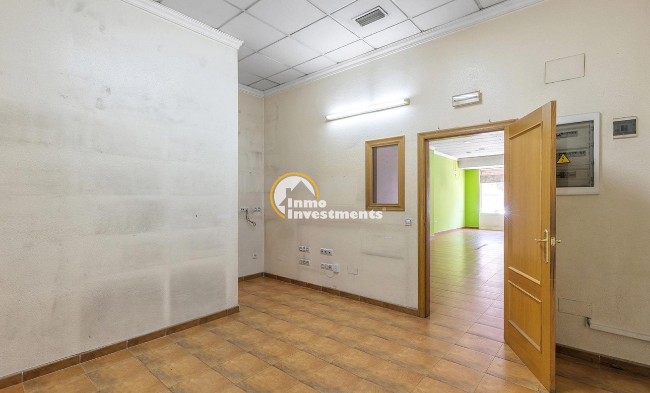 Bestaande bouw - Commercieel - Torrevieja - Centro