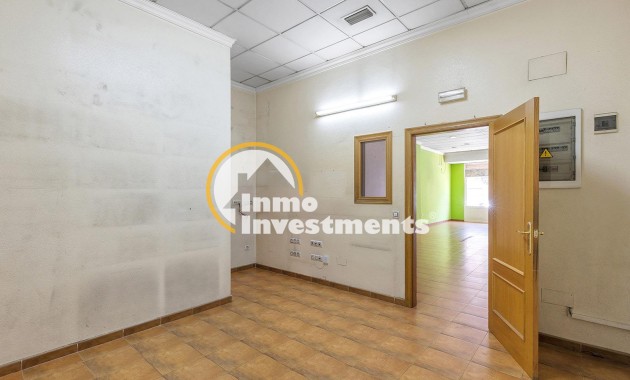Bestaande bouw - Commercieel - Torrevieja - Centro