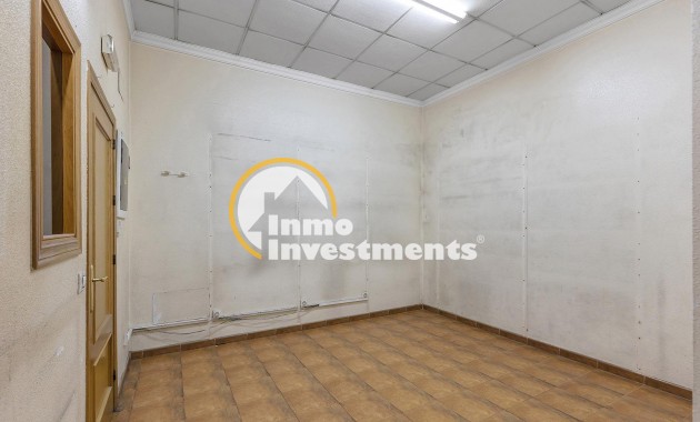 Bestaande bouw - Commercieel - Torrevieja - Centro