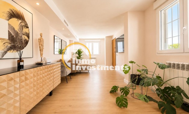 Reventa - Chalet independiente - Campoamor