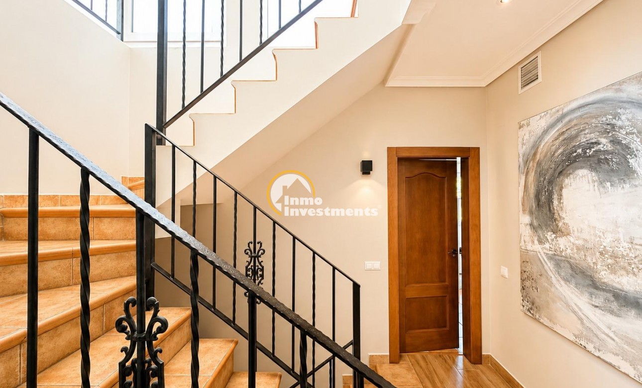Reventa - Chalet independiente - Campoamor