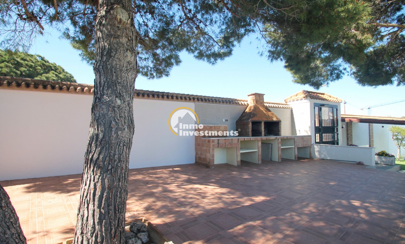 Resale - Villa - Detached - Los Balcones