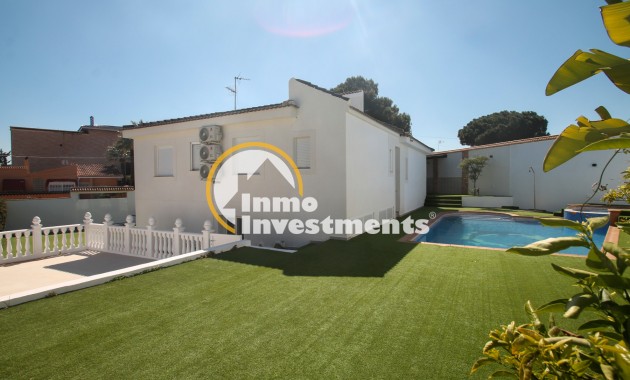 Resale - Villa - Detached - Los Balcones
