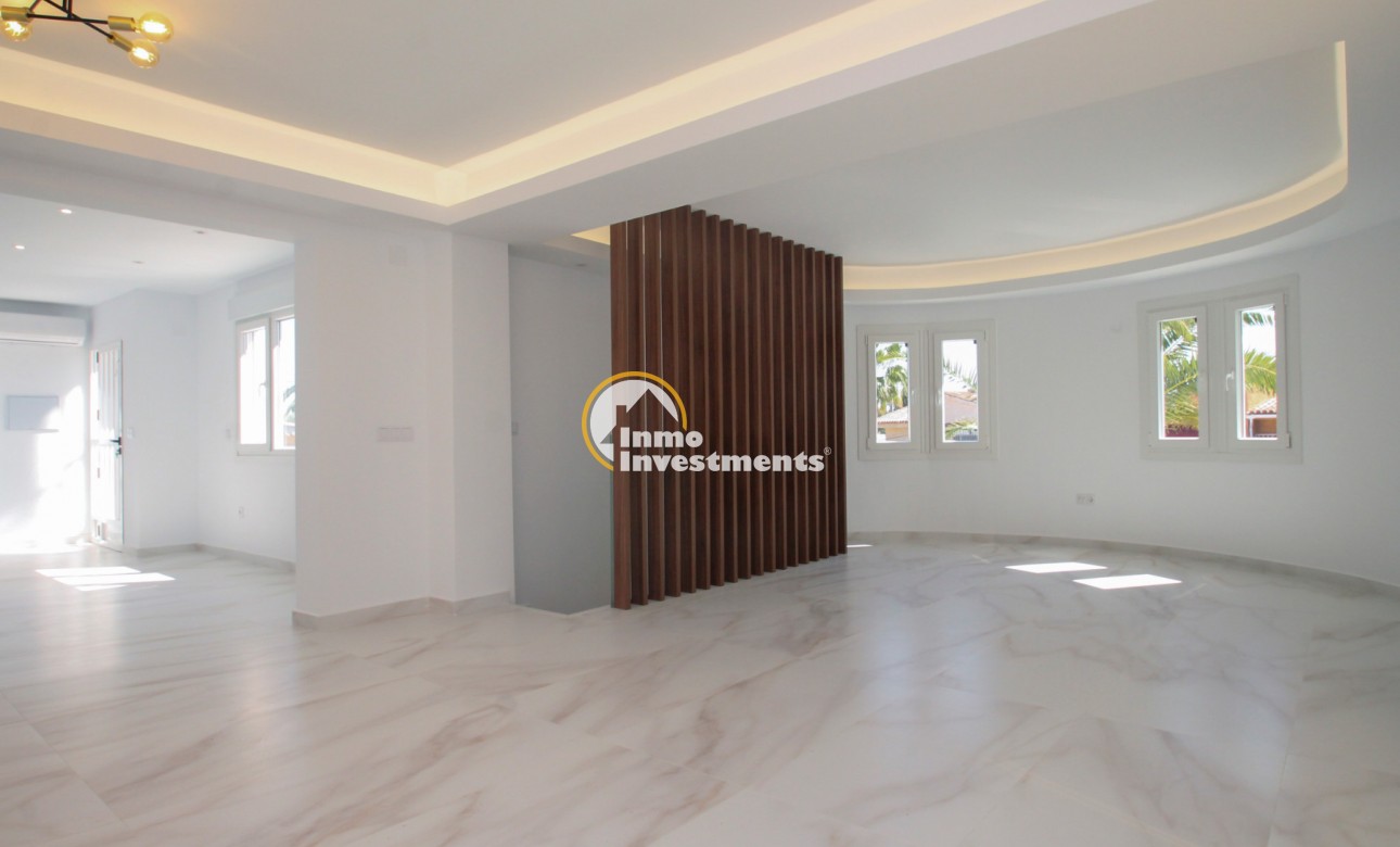 Resale - Villa - Detached - Los Balcones