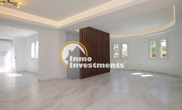 Resale - Villa - Detached - Los Balcones