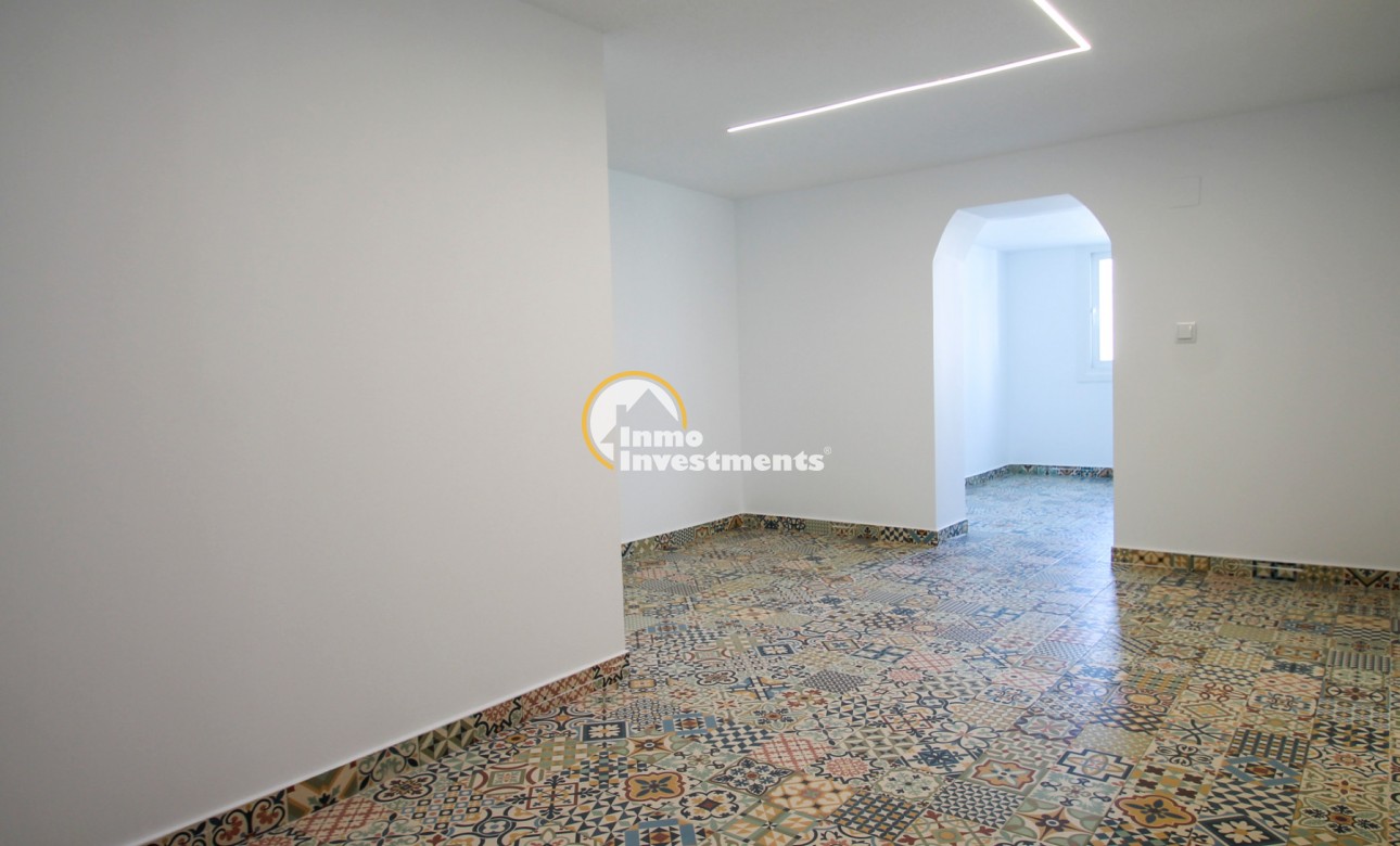 Resale - Villa - Detached - Los Balcones