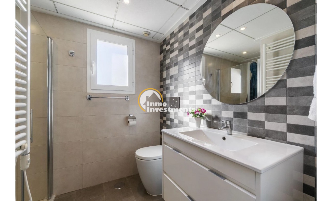 Reventa - Apartamento - Torrevieja - Aguas Nuevas