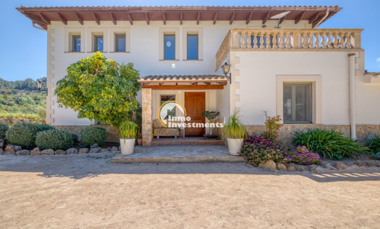 Resale - Villa - Esporlas - Mallorca