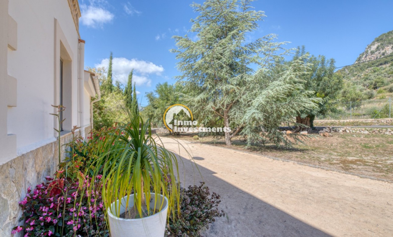 Resale - Villa - Esporlas - Mallorca