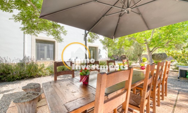 Resale - Villa - Esporlas - Mallorca