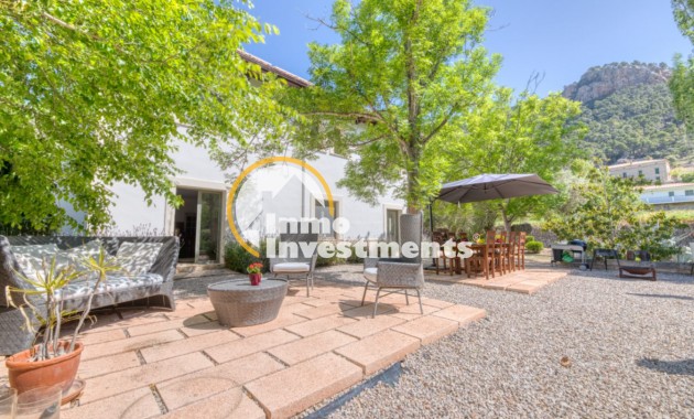 Resale - Villa - Esporlas - Mallorca