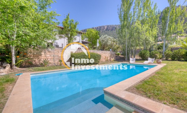 Resale - Villa - Esporlas - Mallorca