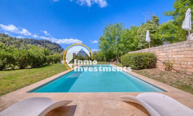 Resale - Villa - Esporlas - Mallorca