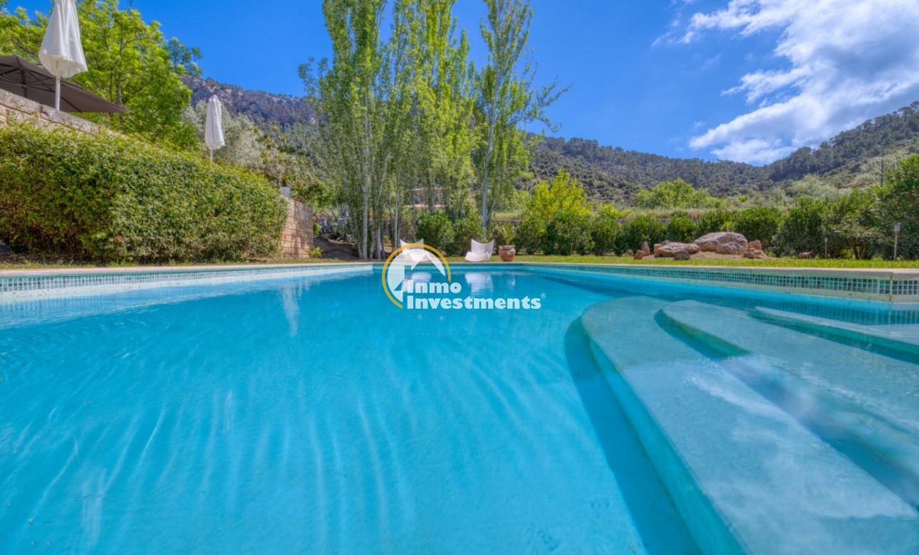 Resale - Villa - Esporlas - Mallorca
