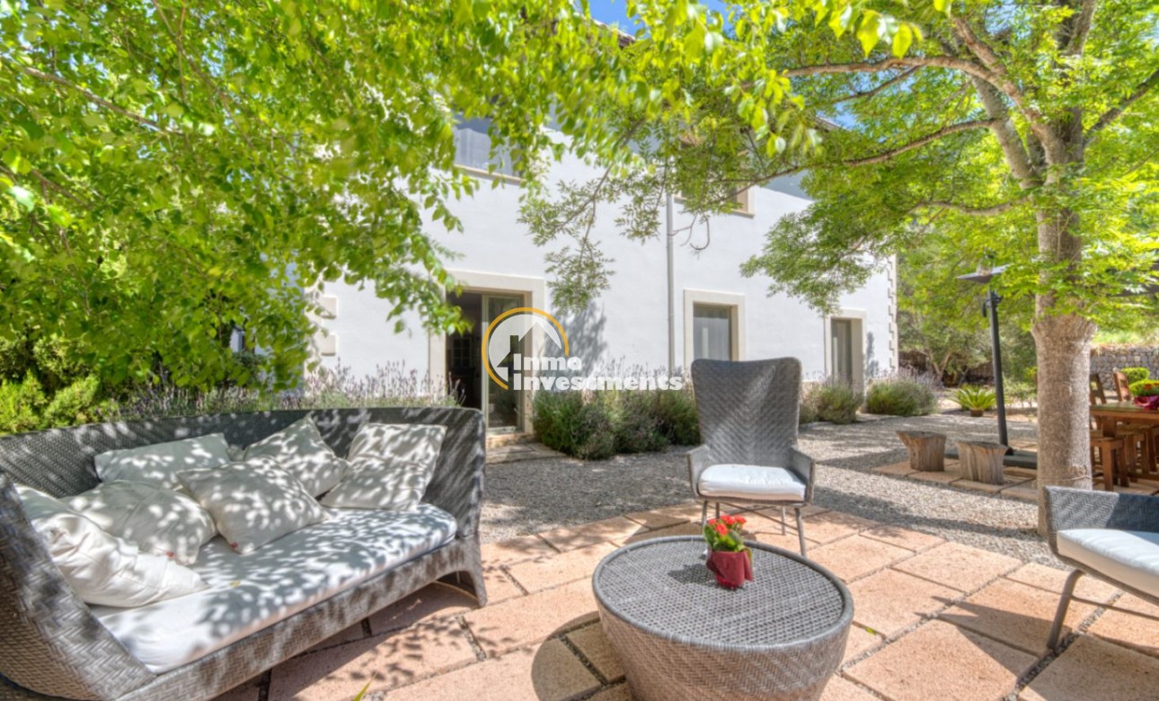 Resale - Villa - Esporlas - Mallorca