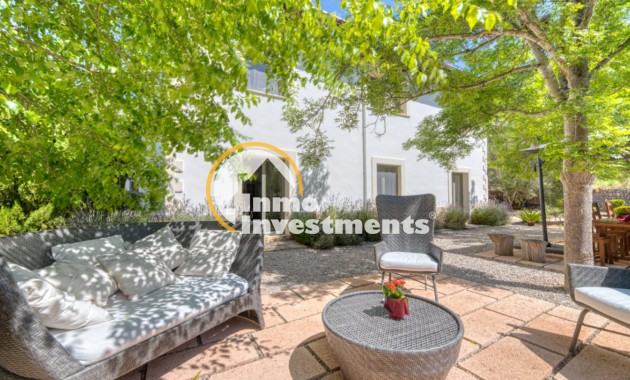 Resale - Villa - Esporlas - Mallorca
