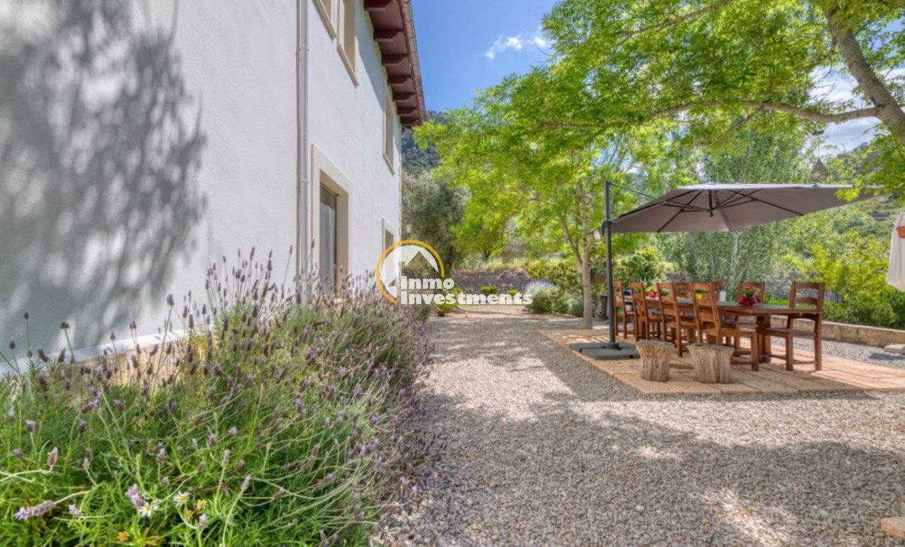 Resale - Villa - Esporlas - Mallorca