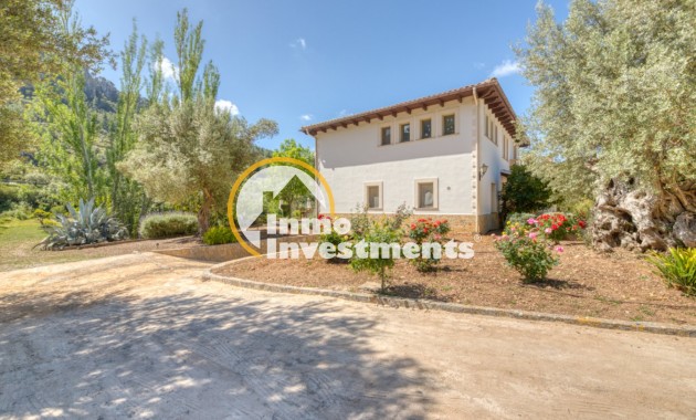 Resale - Villa - Esporlas - Mallorca