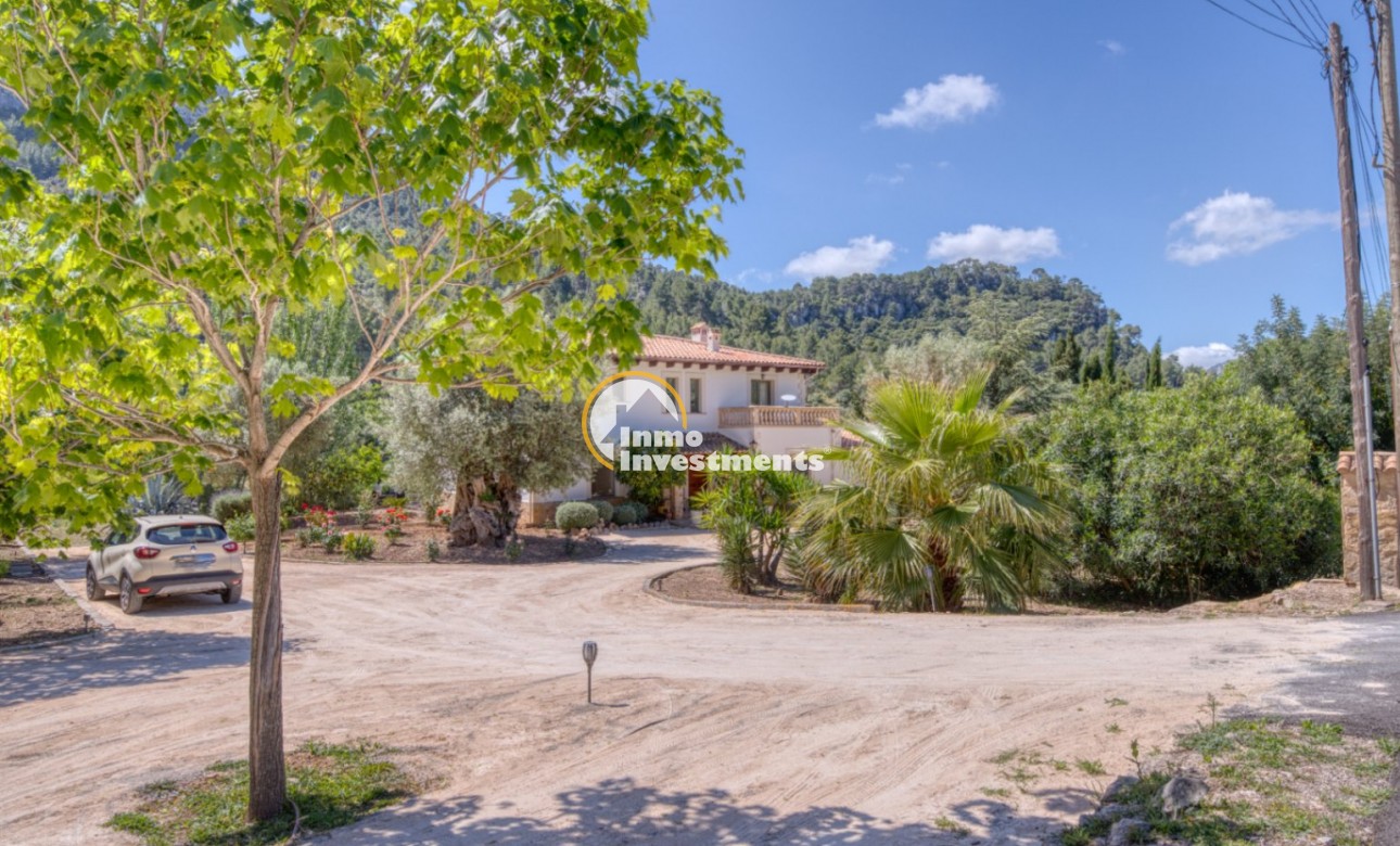 Resale - Villa - Esporlas - Mallorca