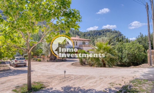 Resale - Villa - Esporlas - Mallorca