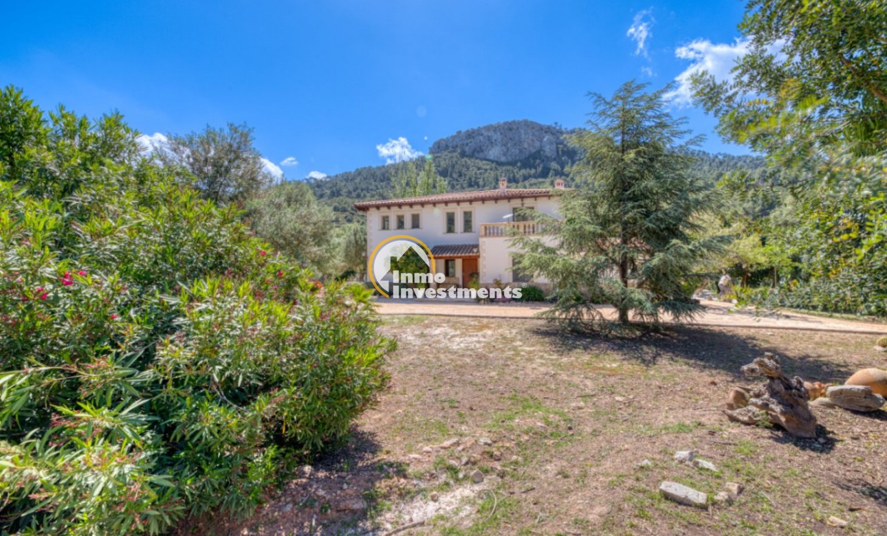 Resale - Villa - Esporlas - Mallorca