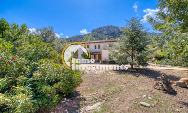 Resale - Villa - Esporlas - Mallorca