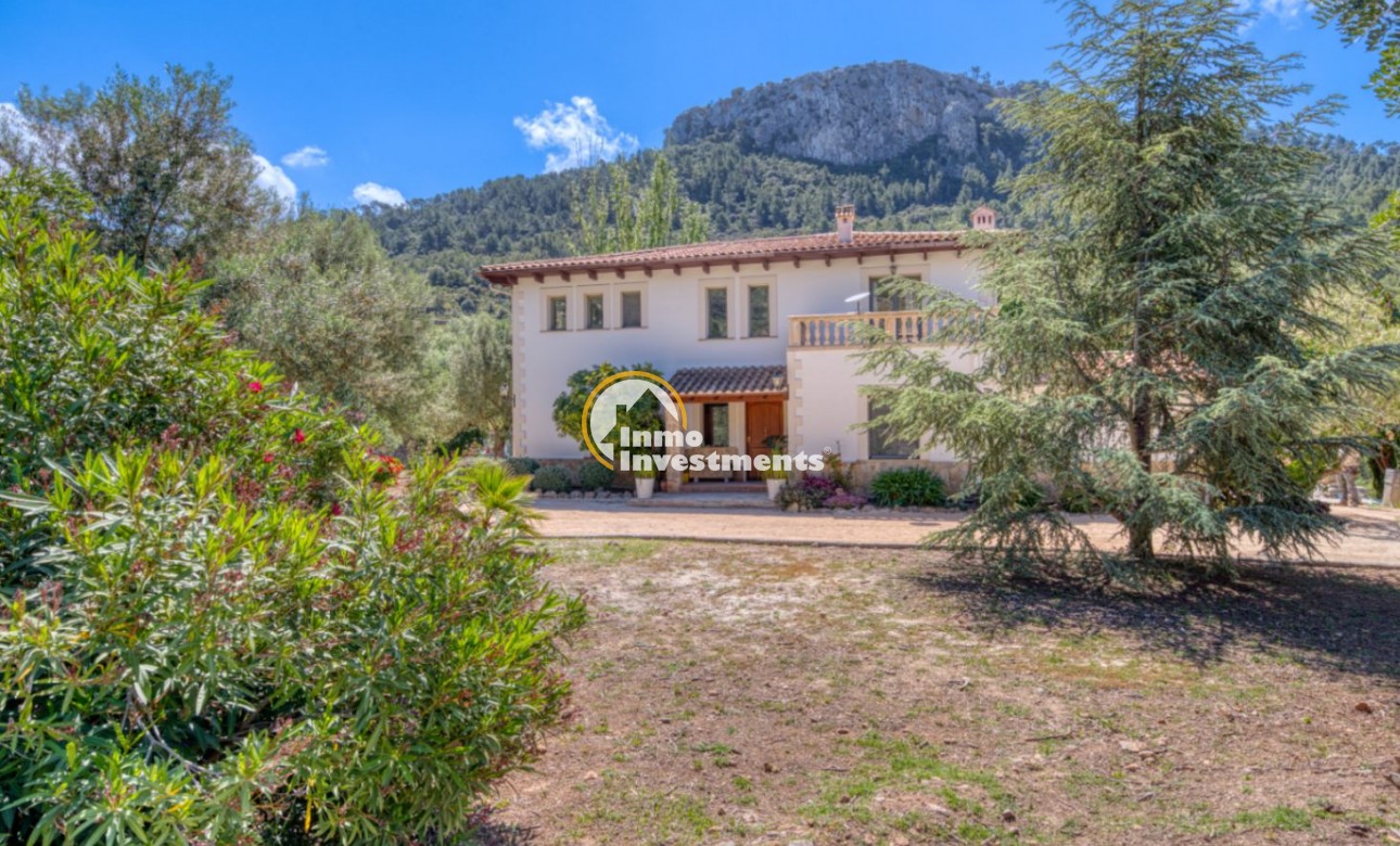 Resale - Villa - Esporlas - Mallorca
