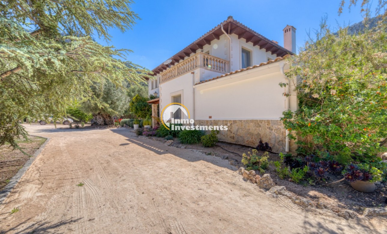 Resale - Villa - Esporlas - Mallorca