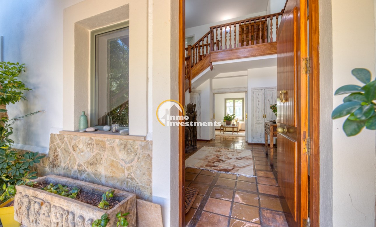Resale - Villa - Esporlas - Mallorca