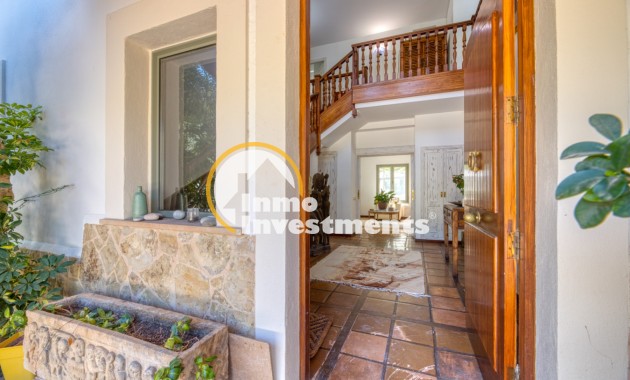 Resale - Villa - Esporlas - Mallorca