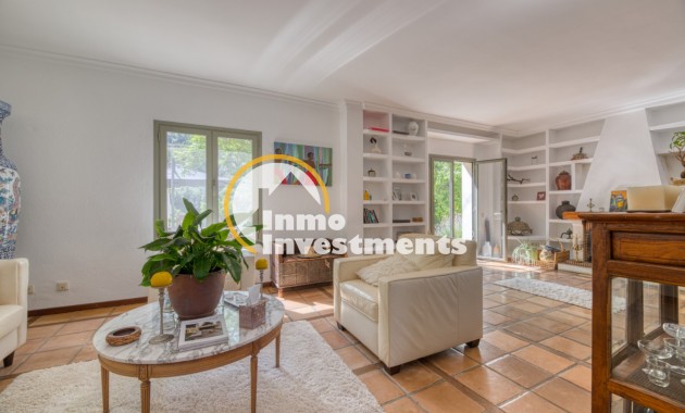Resale - Villa - Esporlas - Mallorca