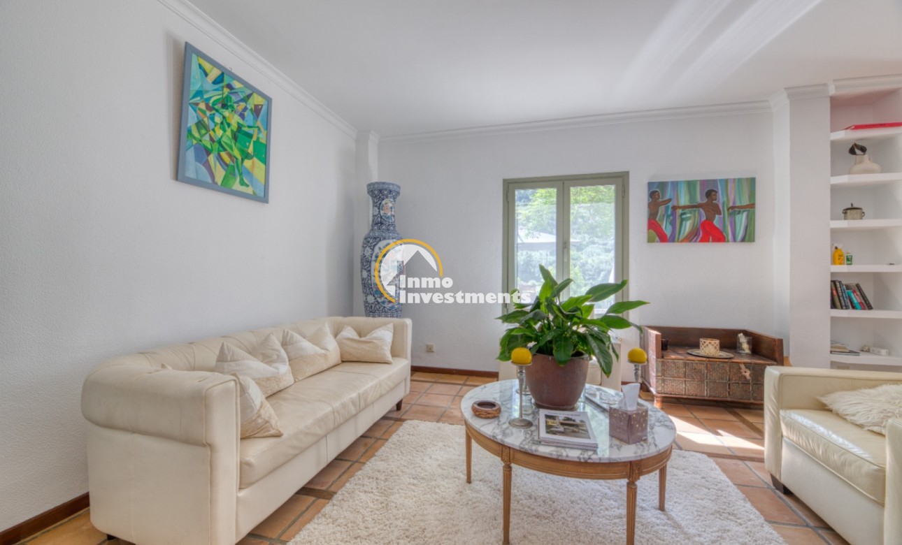 Resale - Villa - Esporlas - Mallorca