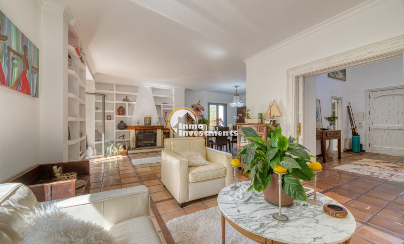 Resale - Villa - Esporlas - Mallorca
