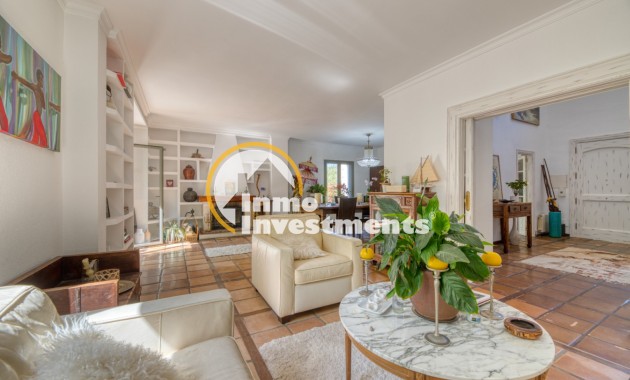 Resale - Villa - Esporlas - Mallorca