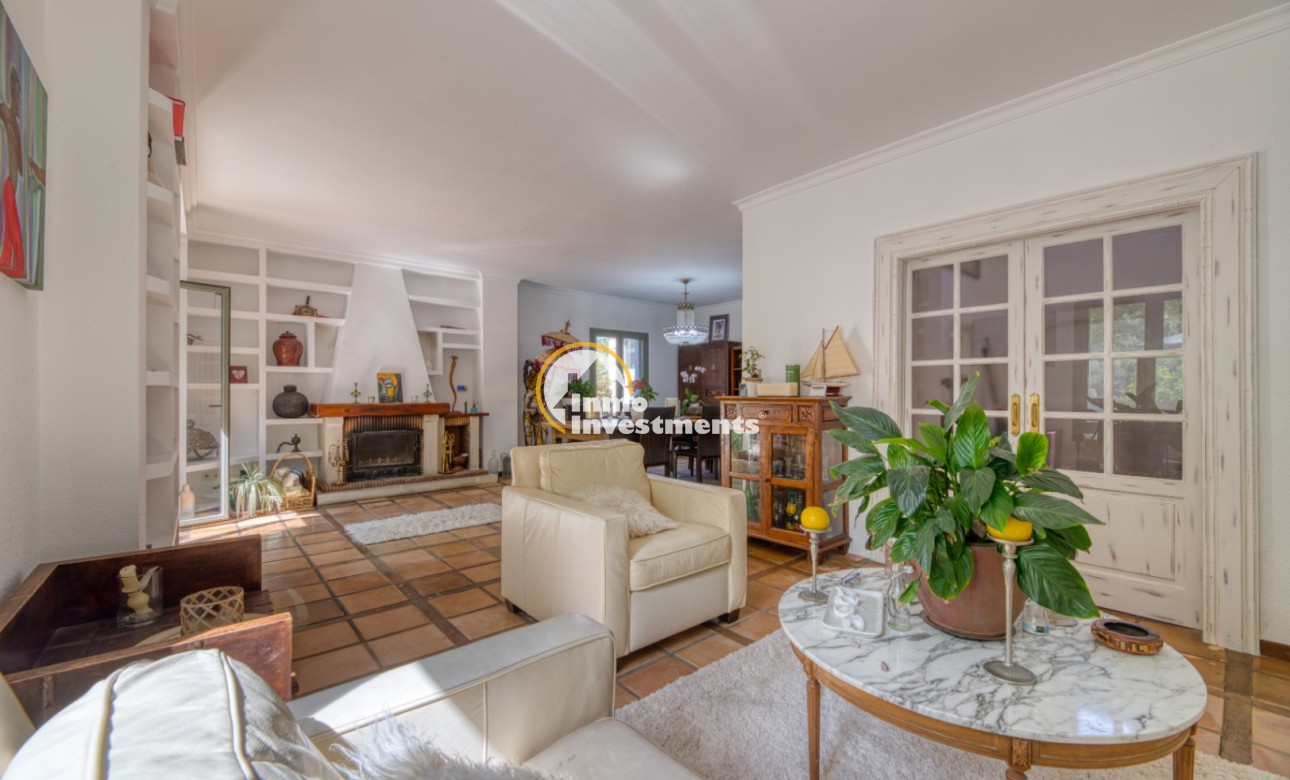 Resale - Villa - Esporlas - Mallorca