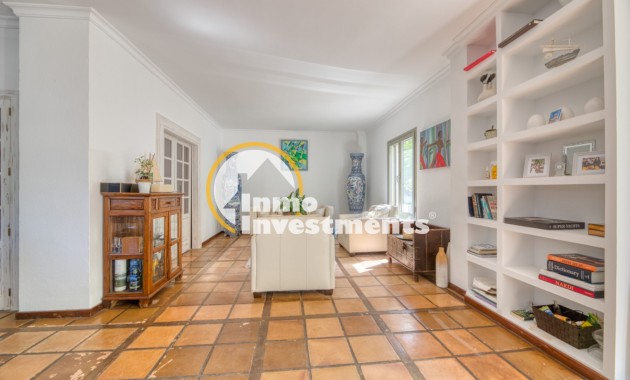 Resale - Villa - Esporlas - Mallorca