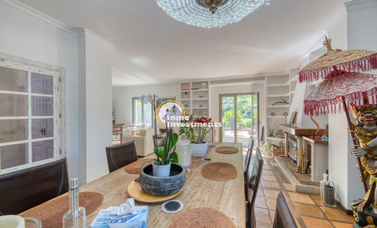 Resale - Villa - Esporlas - Mallorca